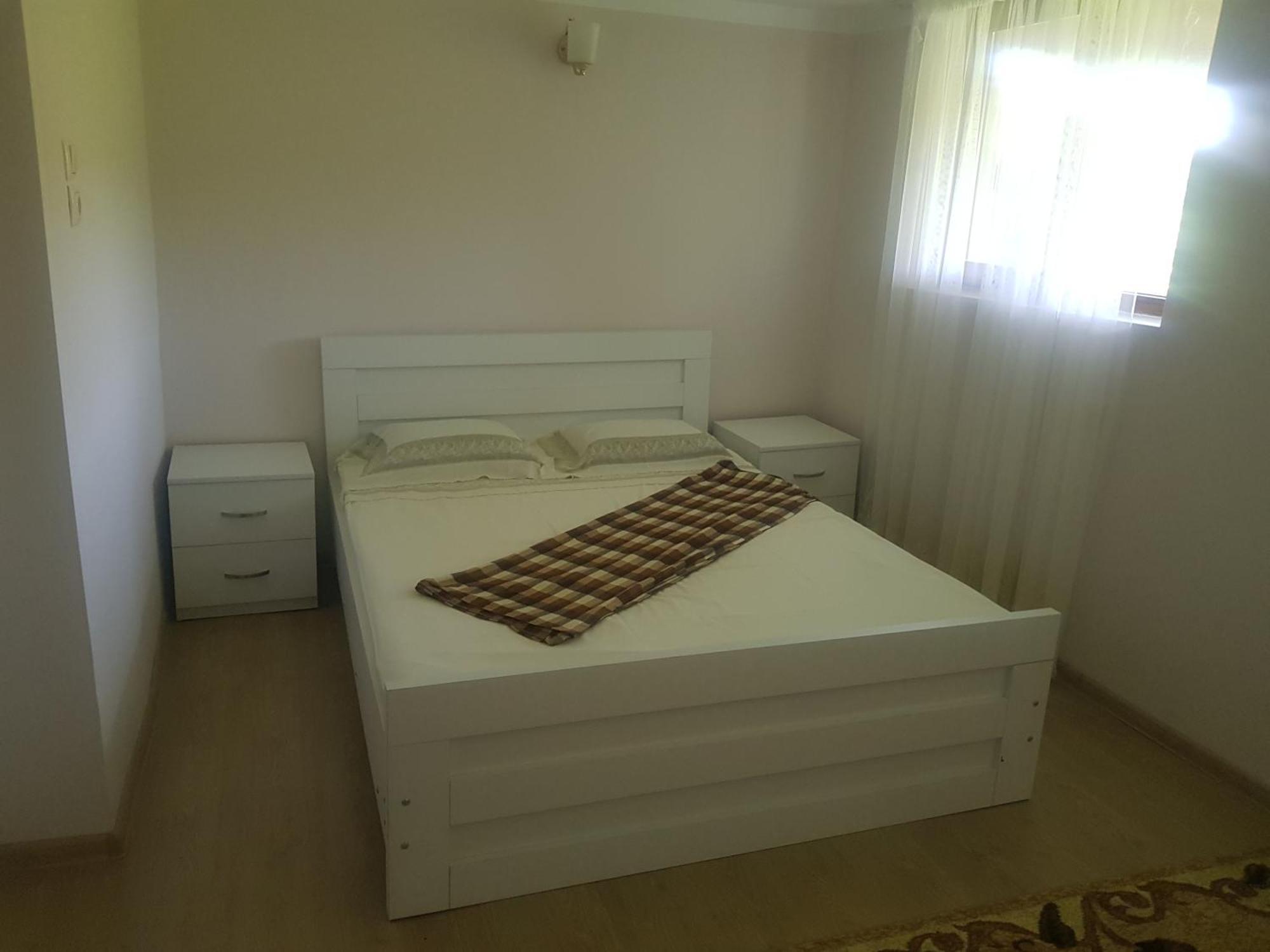 Hotel Shaumiani Kutaisi Bagian luar foto